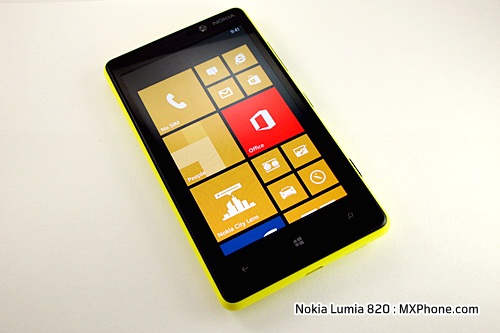 Nokia Lumia 820