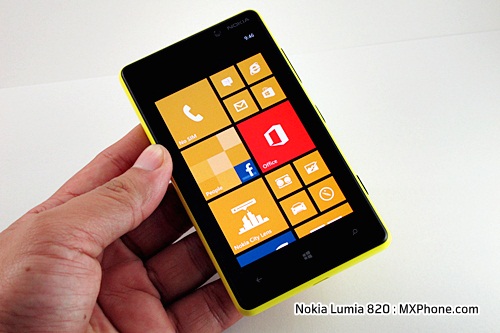 Nokia Lumia 820