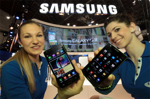 ชนอย่างจัง Samsung Galaxy S II VS HTC Sensation VS LG optimus 3D สมรภูมิ 18,900 บาท