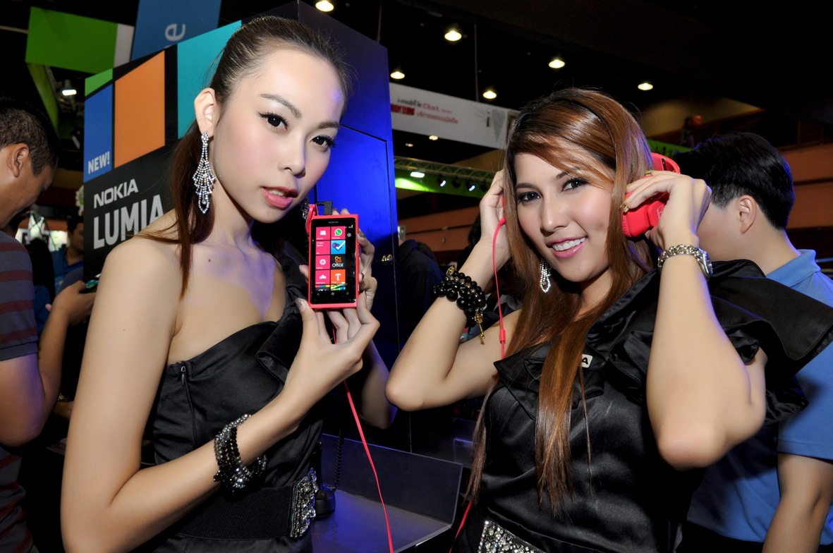 Thailand Mobile Expo 2012 คึกคักรับต้นปี ยอดเงินสะพัดทะลุเป้า
