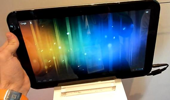 เผยภาพหลุด Tablet ยักษ์ขนาดจอ 13.3 นิ้วของ Toshiba