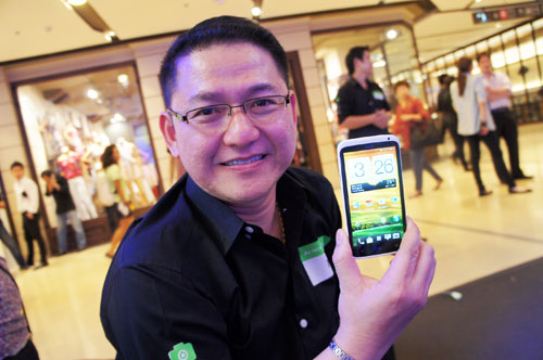 HTC เปิดตัว Super Hero Product “HTC One X” พร้อมคว้าส่วนแบ่ง 15% ในปีนี้