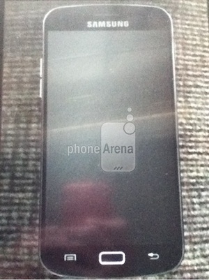 นี่คือหน้าตรงไม่สวมหมวกของ Galaxy S III ใช่ไหม?