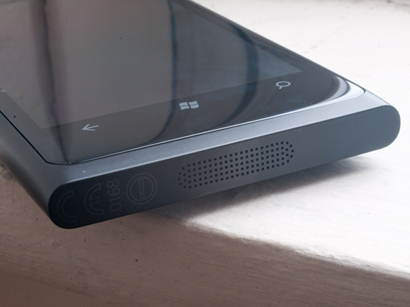 จัดเต็ม! เครือข่ายฝั่งยุโรปพร้อมใจบอก Nokia Lumia ยังไม่ดีพอที่จะต่อกรคู่แข่ง