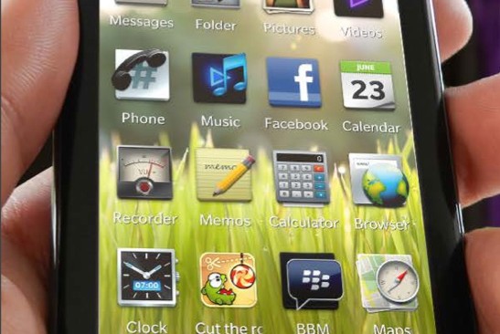 ลือ เครื่องรุ่นแรกของ BlackBerry 10 มาเดือนตุลาคมนี้