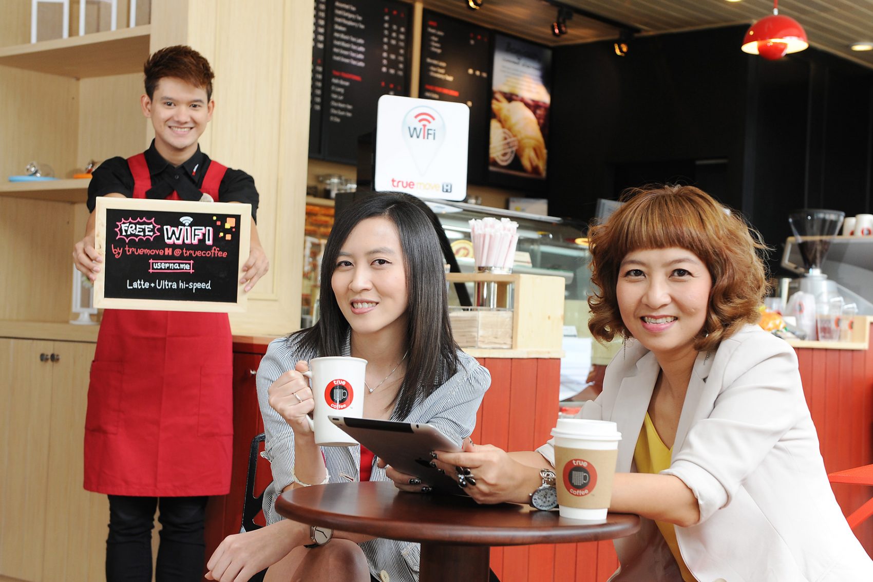 ว้าวววว…..ทรูคอฟฟี่ เสิร์ฟ WiFi by TrueMove H ฟรีทันที อร่อยกับเครื่องดื่มคุณภาพ พร้อมออนไลน์เพลินกับเน็ตแรง  ที่ร้านทรูคอฟฟี่ กว่า 60 สาขาทั่วประเทศ
