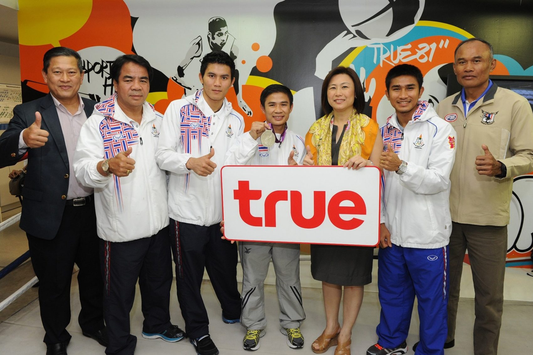 ทรู ปลื้มฮีโร่นักชกขวัญใจชาวไทย มอบรางวัล แก้ว พงษ์ประยูร และนัก กีฬาทีมชาติไทยที่คว้าเหรียญโอลิมปิก 2012