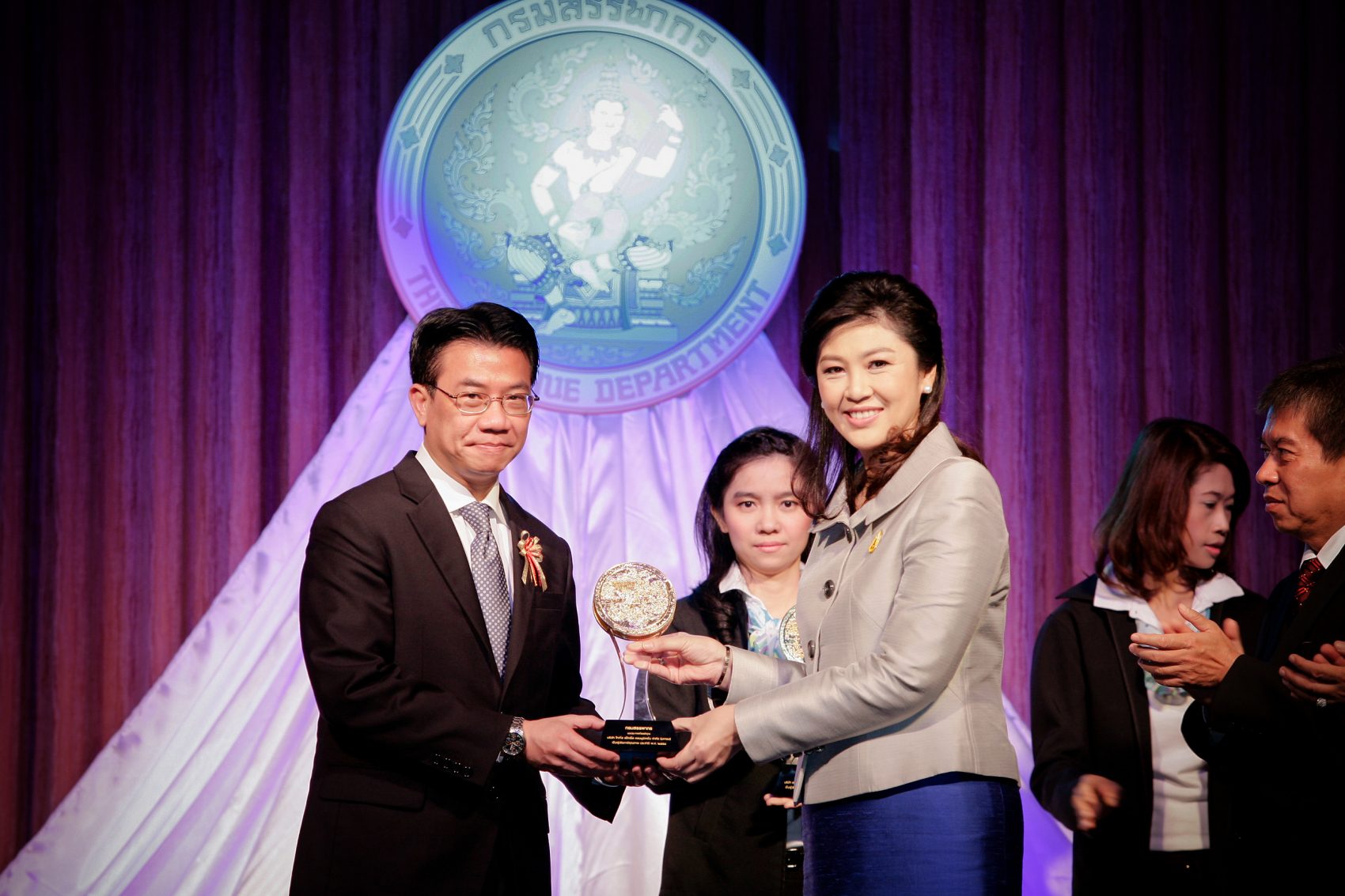 ดีแทครับมอบรางวัลรัษฏากรพิพัฒน์ รับผิดชอบเสียภาษีดีเด่นเพื่อประเทศ