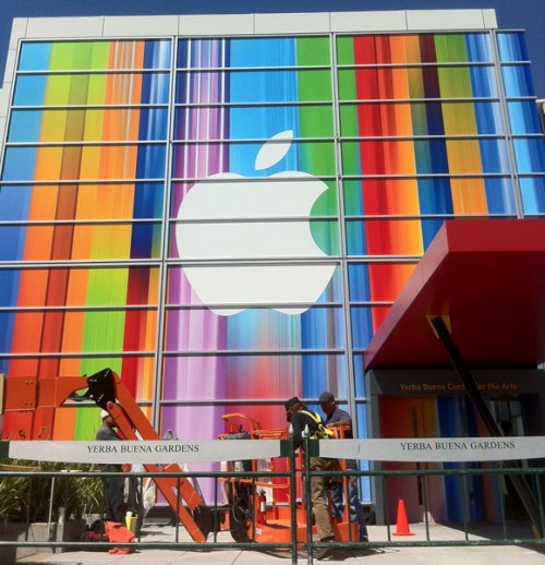 หลังงานเปิดตัว iPhone จะเริ่มรับจองแบบฉับไว