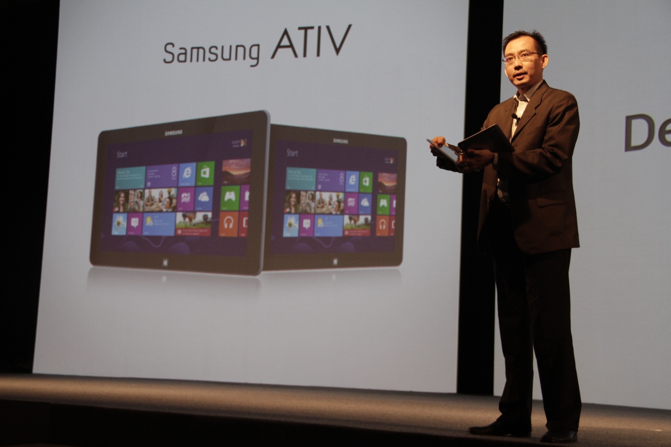 ซัมซุงจัดงาน “GALAXY Note II World Tour” อย่างยิ่งใหญ่กลางกรุงจาการ์ต้า เปิดตัวสุดยอดสมาร์ทดีไวซ์ “ซัมซุง กาแล็คซี่ โน้ต 2”