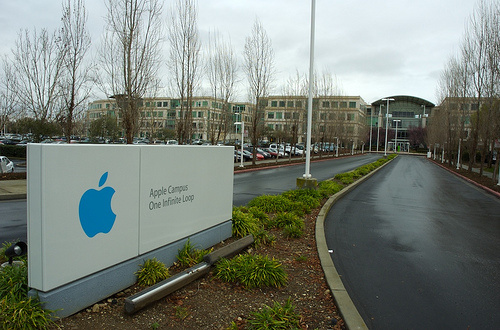 Apple ปรับเปลี่ยนทีมงานบริหารใหม่ สังเวยเชือด Scott Forstall