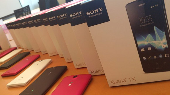 น่าอิจฉา…ประเทศฮ่องกงเริ่มวางจำหน่าย Sony Xperia TX แล้ววันนี้ 3 สีรวด