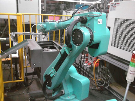 Foxbots แรงงานจักรกลเปลี่ยนทิศทางการผลิตสินค้าของ Foxconn