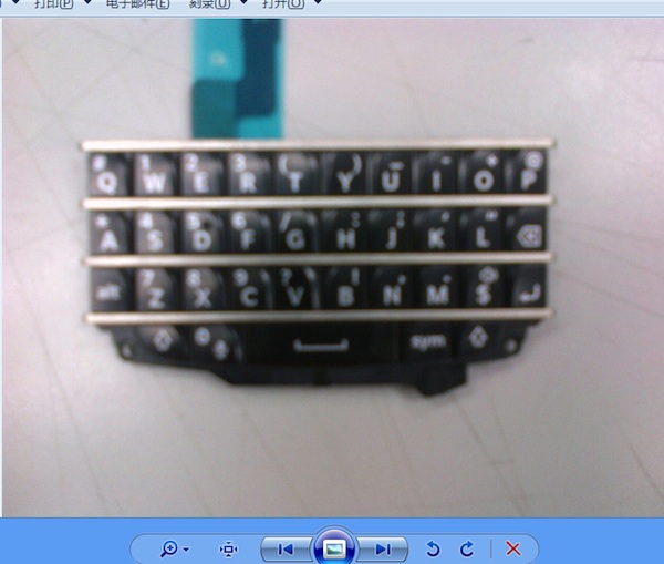 ชิ้นส่วน QWERTY ของ BlackBerry 10 หลุดแล้ว