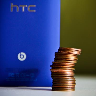 ระวังกล้าม… HTC คุย Windows Phone 8X เบามากพกพาสะดวก
