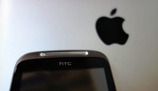 จับมือ… HTC และ Apple เจรจาตกลงยุติปัญหาการละเมิดสิทธิบัตร