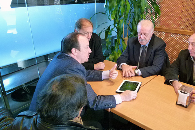 ผู้จัดการทีม 4G… Rafael Benitez พัฒนาแอพใน Apple iPad สำหรับการฝึกซ้อมทีมฟุตบอล