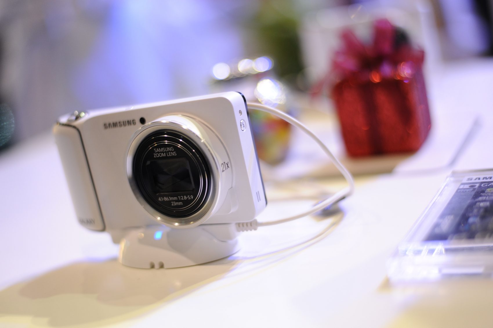 Samsung Galaxy Camera กล้องดิจิตอลระบบแอนดรอยด์แนวๆ พบกันได้แล้วที่งาน Photo Fair 2012