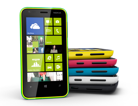 Nokia Lumia 620 พร้อมขายแล้ววันนี้! ในราคาสุดโดน พร้อมฝาหลัง 2 สี