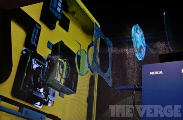 เตรียมตัว… ทายาทของ Nokia 808 PureView ในระบบ Windows Phone