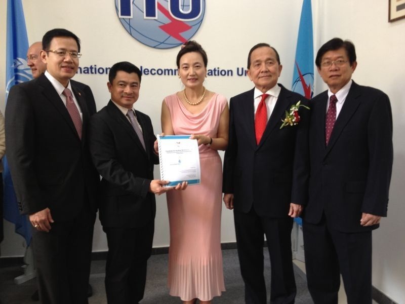 ผลการศึกษาและการประเมินการประมูลคลื่นความถี่ 2.1 GHz (3G) บนความร่วมมือกับ ITU
