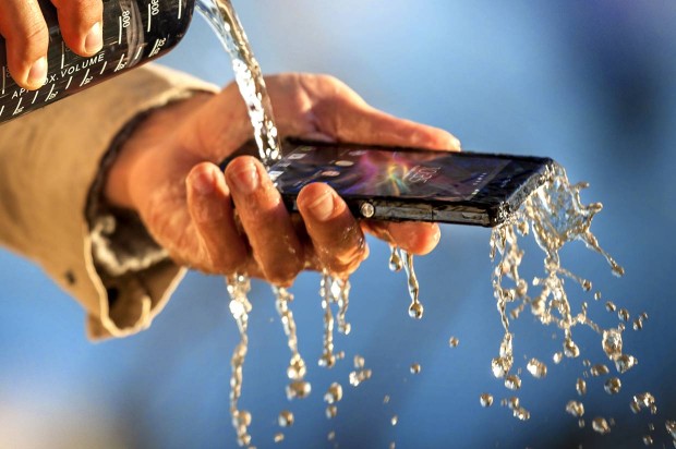 ผู้บริหาร Sony เผย Sony Xperia Z ผลตอบรับดีและไม่มีแผนทำ Windows Phone ตอนนี้