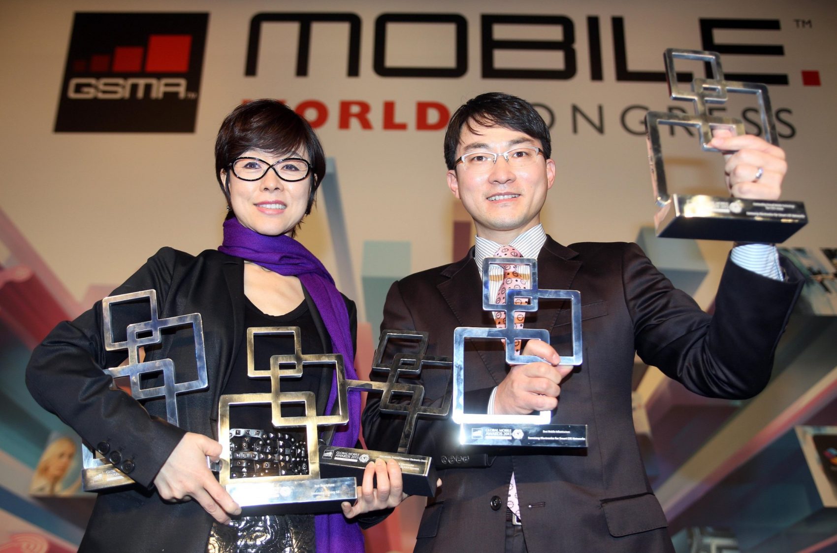 สมาร์ทโฟนซัมซุงได้รับรางวัลระดับโลกจากงาน โมบายล์ เวิลด์ คองเกรส 2013