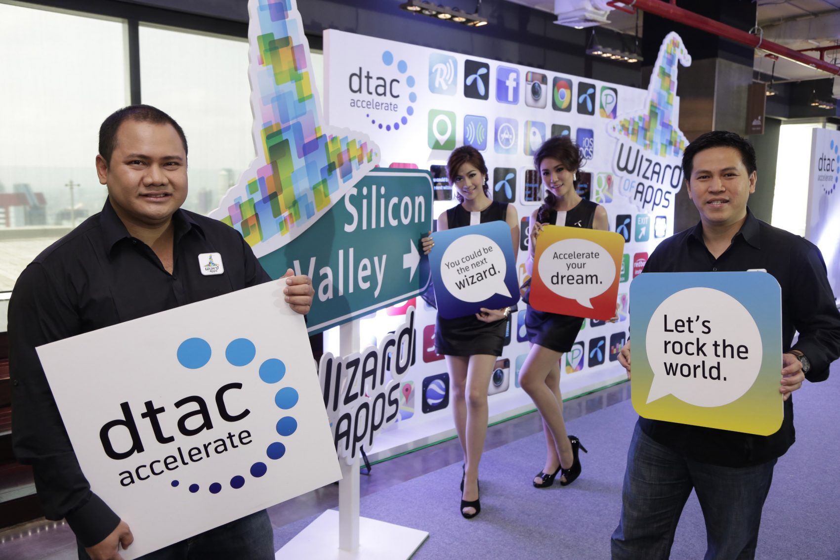 ดีแทค ปั้นโครงการ dtac Accelerate พลิกเส้นทางลัดสุดยอดนักพัฒนาแอพ สู่ซิลิคอน แวลลีย์ ศูนย์กลางนวัตกรรมไฮเทคของโลก
