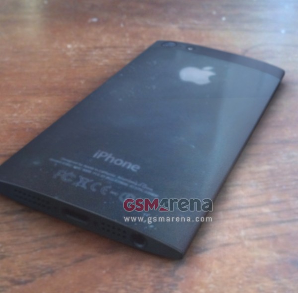 แพร่มาแล้ว… พบรูปหลุดชุดใหม่คาดเครื่องต้นแบบ iPhone 5S