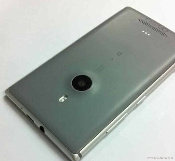 Nokia อาจจะเปิดตัว Nokia Lumia 925 อีกรุ่นพร้อมกับ Lumia 928 วันที่ 14 พฤษภาคมนี้?