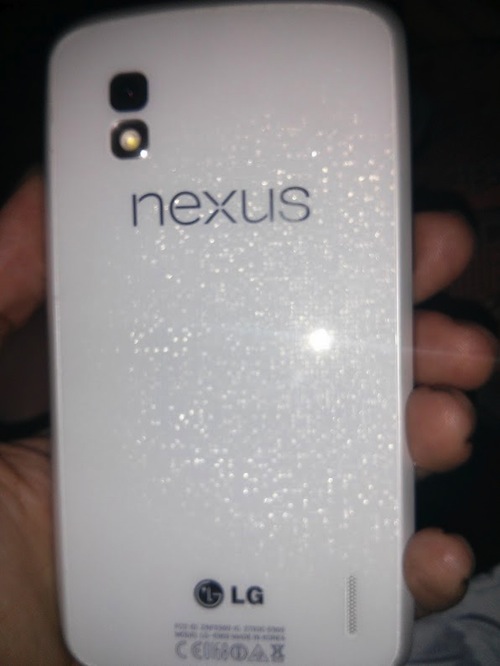LG Nexus 4 สีขาว กำลังจะมา(ซะที)