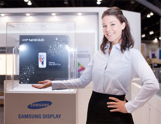 อีกรางวัล… S-AMOLED Galaxy S4 ให้มุมมองสีกว้างที่สุดในบรรดาจอ smartphone