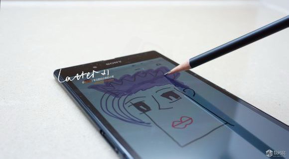 สวยบาดใจ… รูปเครื่องจริง XPERIA Z Ultra เปรียบเทียบขนาด iPhone 5