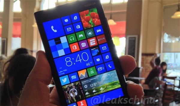 แบบนี้แจ่ม… LUMIA 1520 มาพร้อมแบตเตอรี่มันใหญ่มาก!