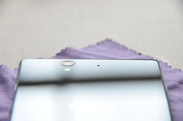 งานงอก… ลูกค้า XPERIA Z โอดครวญ (ด้วย) ฝาหลังขยับทำน้ำเข้าเครื่อง