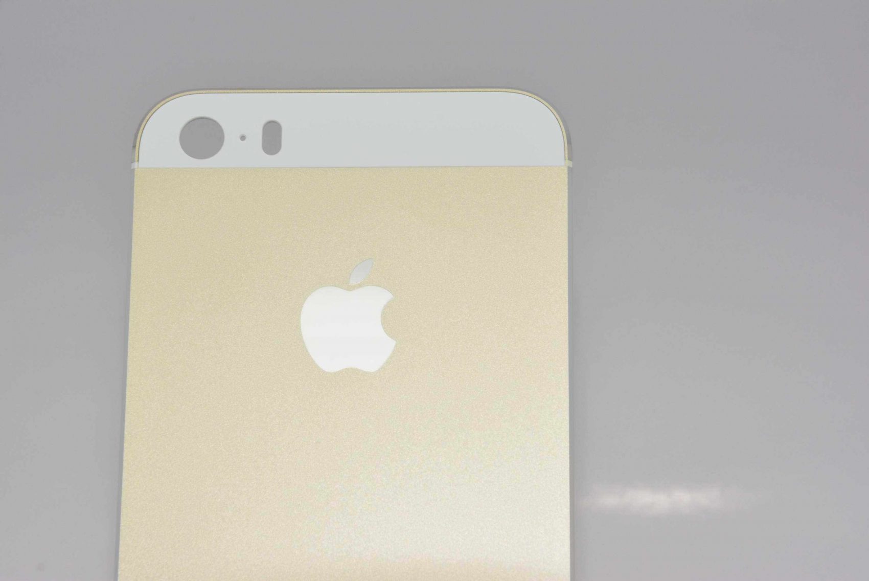 ดูกันชัดๆ อีกครั้งภาพความละเอียดสูงของ iPhone 5S ตัวเครื่องสีทองแชมเปญ