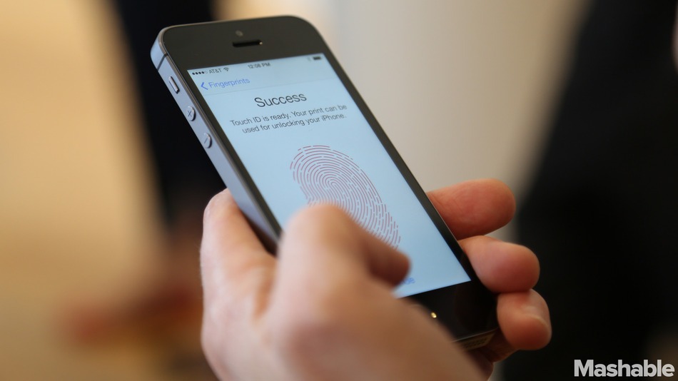 Touch ID โดนแฮคเกอร์เล่นแล้ว ปลอมลายนิ้วมือกันด้วยเลเซอร์