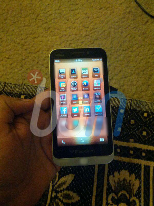 โผล่ภาพแรกของ BlackBerry 10 C-Series จอ 4.2 นิ้ว HD และใช้ Snapdragon 400