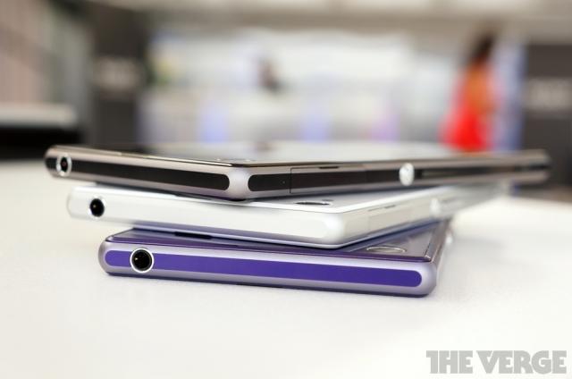 หน้าจอจ๋าโลโก้ลาก่อน… ถ้าลอกฟิล์มโรงงาน XPERIA Z1 เสียโลโก้ Sony ด้านหน้า