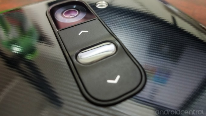 ดีไซน์เนอร์ LG เล่า LG G2 สร้างขึ้นด้วยจิตวิญญาณความใส่ใจ