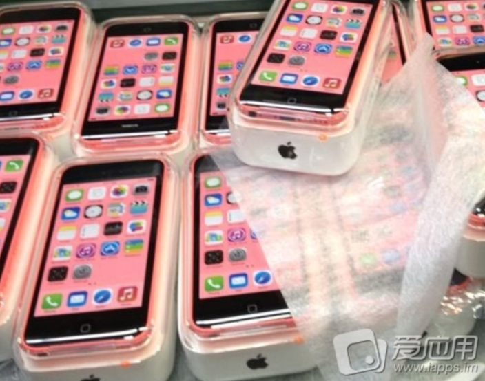รูปหลุดกล่อง iPhone 5C เหมือนของ iPod Touch