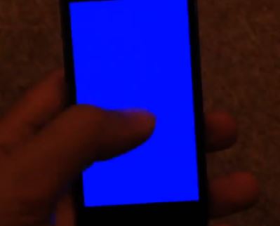 นี่เลียนแบบ… พบอาการจอฟ้า Blue Screen of Death ในเครื่อง iPhone 5s