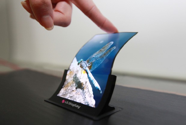จอโค้งดัดได้ เตรียมโผล่ LG Z, Galaxy Note 3 Active