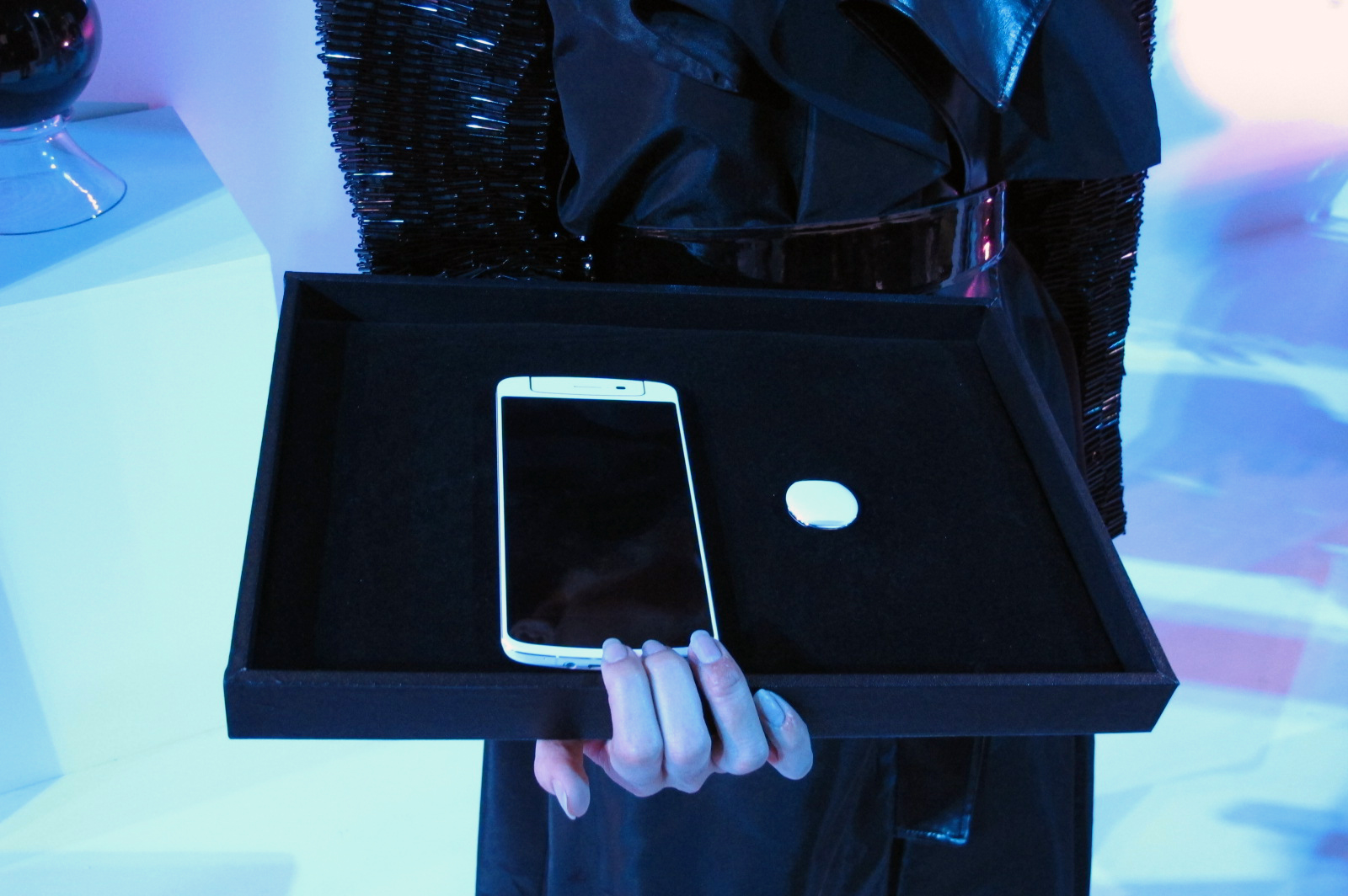Preview : OPPO N1 โทรศัพท์สุดเจ๋ง ฟีเจอร์ล้ำ ความสามารถแน่น ลุยตลาดด้วยความสามารถที่ไม่แพ้ใคร