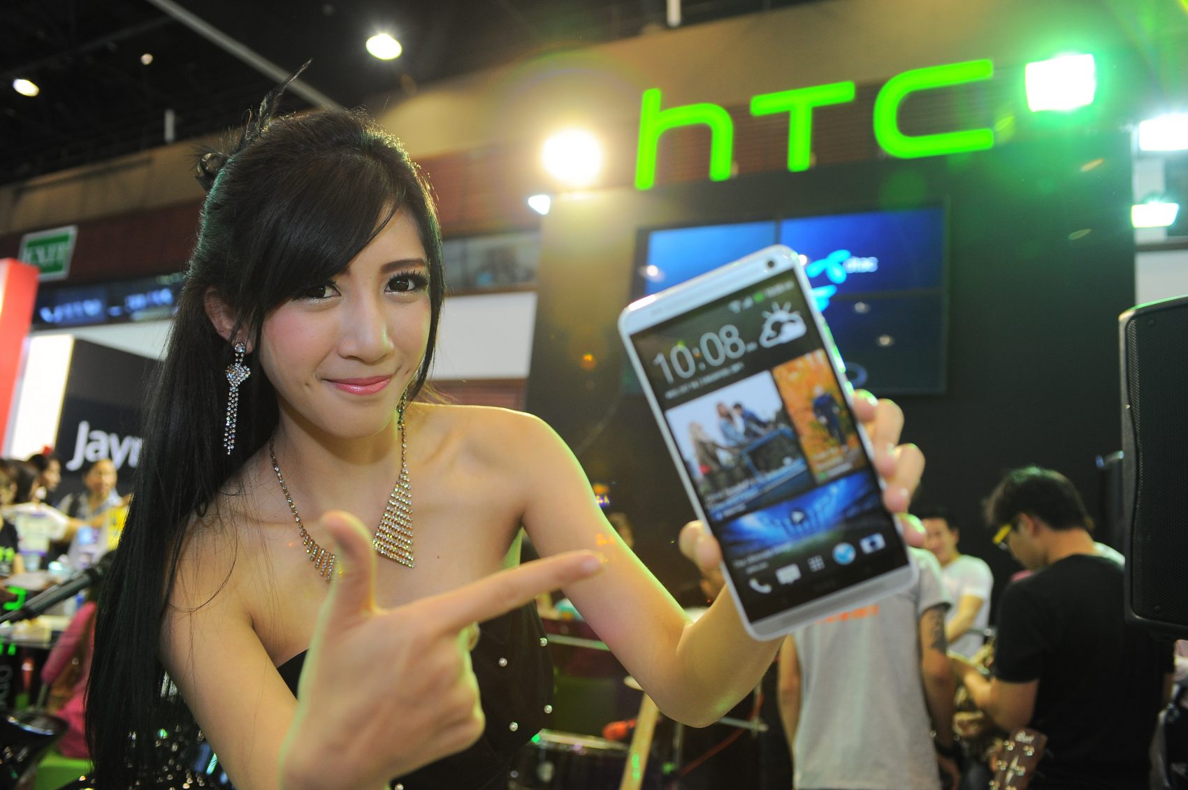 ดิ้นสู้ต่อ HTC รายงานผลประกอบการเดือนกุมภาพันธ์ ดิ่งเพิ่มอีก 36.5%