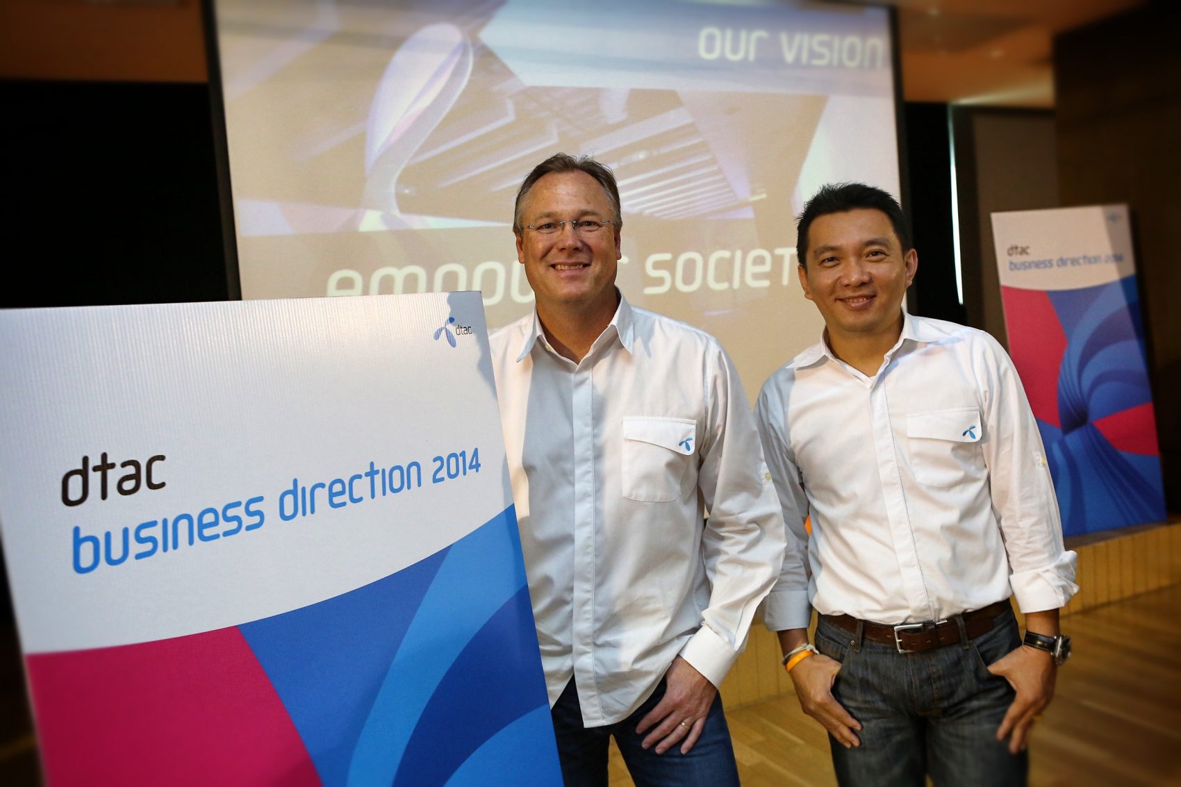 ดีแทคประกาศพันธกิจ  Connecting Everyone by 2015 – Internet for All  พร้อมเปิดให้บริการ 4G 2100MHz เร็วๆ นี้
