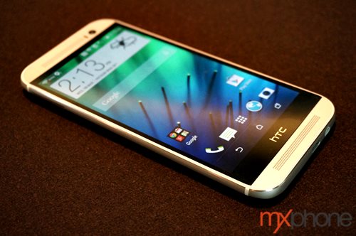 รู้ให้ทัน #2 เผยเอกสารสอนวิธีการขายเครื่อง One M8 ให้เหนือกว่า Galaxy S5!!