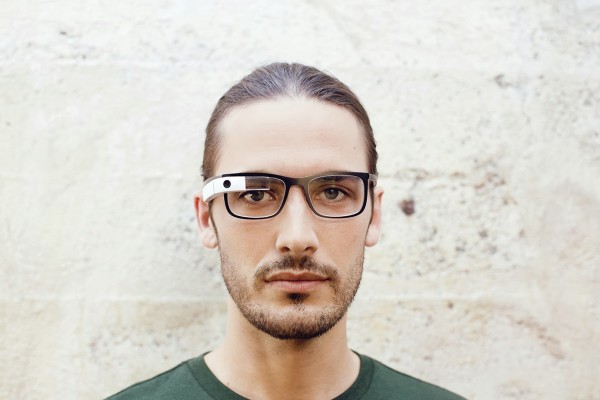 Google เซ็นต์สัญญา Ray-ban, Oakley ทำแว่น Google Glass