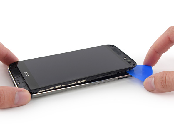 iFixit โชว์การถอดประกอบ HTC One M8 ดีขึ้นนิดหน่อยได้ 2 เต็ม 10 คะแนน