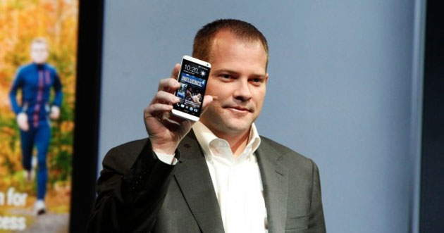 HTC บอก Samsung นั้นสำหรับคนชอบพลาสติกกระจอกๆ